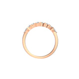 Alliance Olivia en or rose et diamants marquises, de côté en 3D